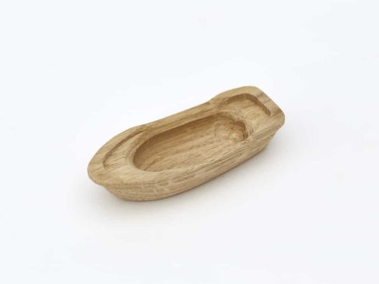 Dřevěná loďka vyrobená z dubového dřeva